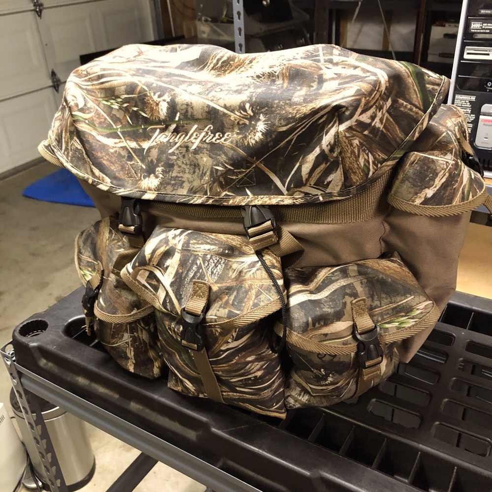 Tangle free camo camping/ survival bugout bag backpack